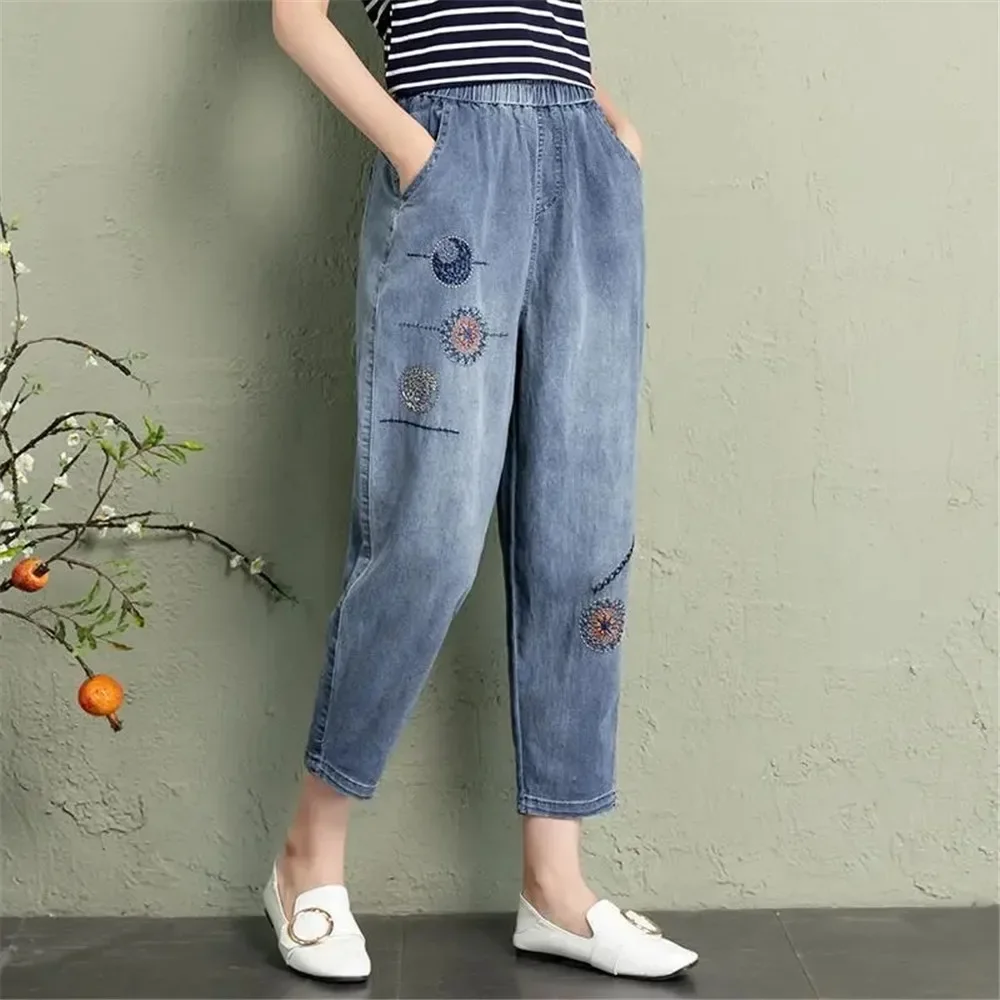 

Summer Elastic Waist Jeans Women Vintage Embroidery Denim Pants Ladies Casual Retro Floral Cowboy Fashion Cropped Harem Trousers