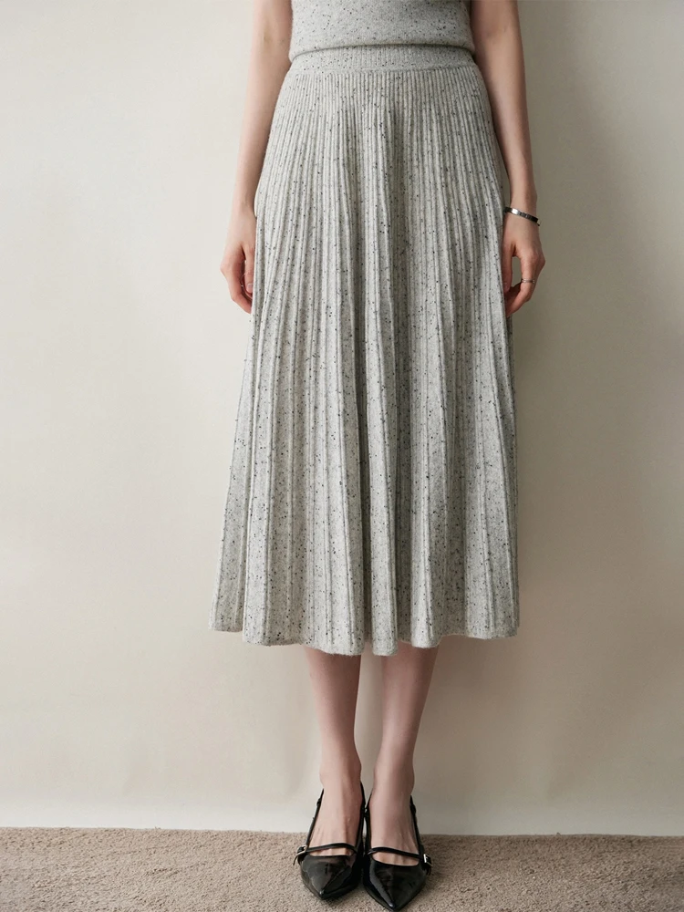 Chic Cashmere Skirt - Lifestyle 20
