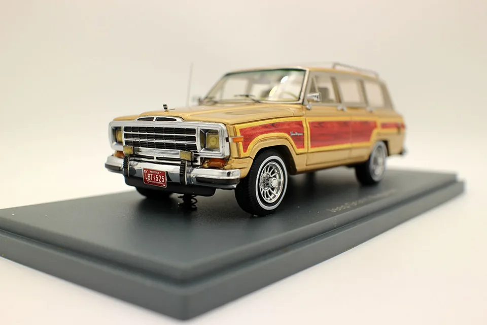 Resin Car Models 1/43 Scale Jeeep Grand Wagoneer For Collection