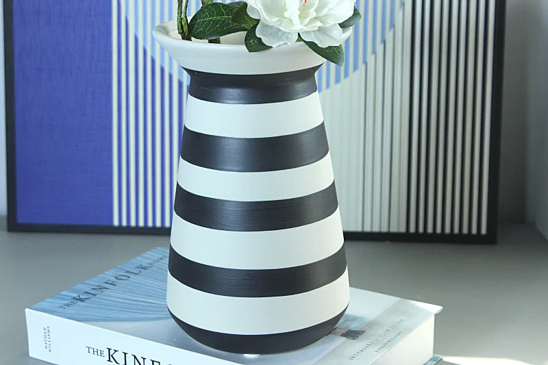 セラミックストライプ花瓶幾何学的な黒と白のストライプ水耕フラワー