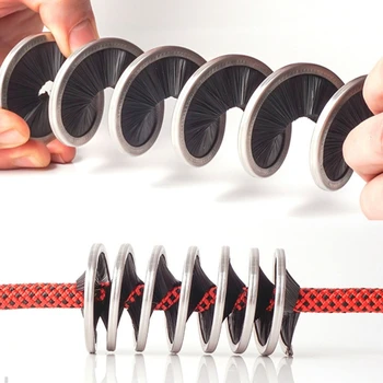 Portable Climbing Rope Cleaning Brush 1