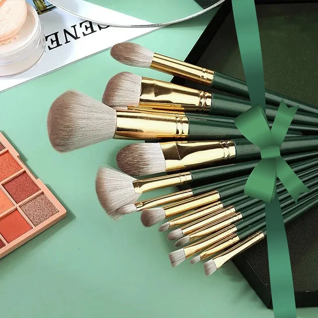 21PCS Jade Green Full Face Makeup Kit - 14 Vegan Bristle Brushes + 7 Sponges for Beginners to Pros