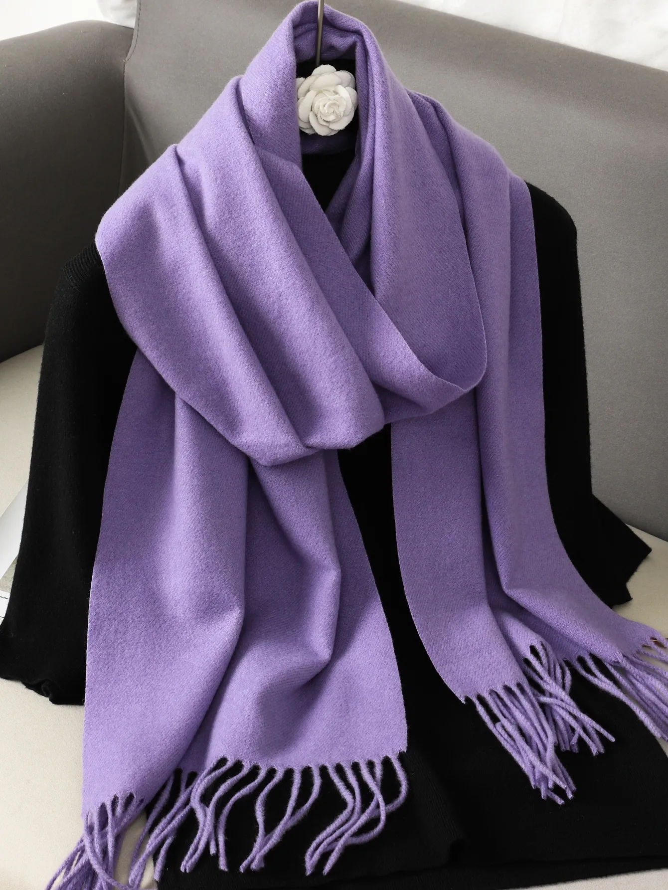 thumbnail image 1 of Bufanda de cachemira de invierno de color sólido con borlas de pashmina para clima frío, bufandas para mujeres y niñas, chal grueso y cálido, 1 of 5
