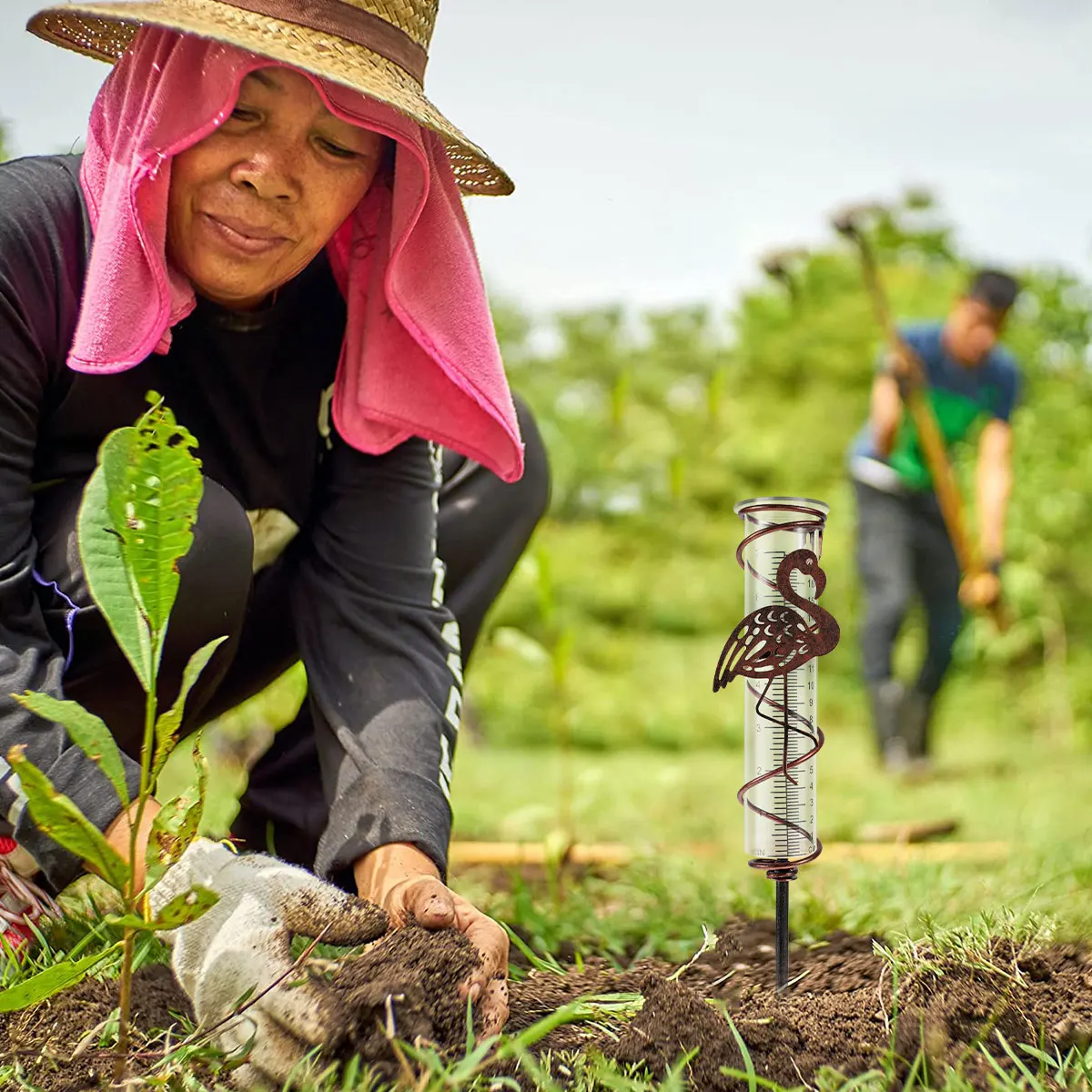 Rain Gauge Metal Spiral Rain Gauge 7Inch Capacity Outdoor Water Gauge Durable Rain Falling Measuring Instrument with Ornament