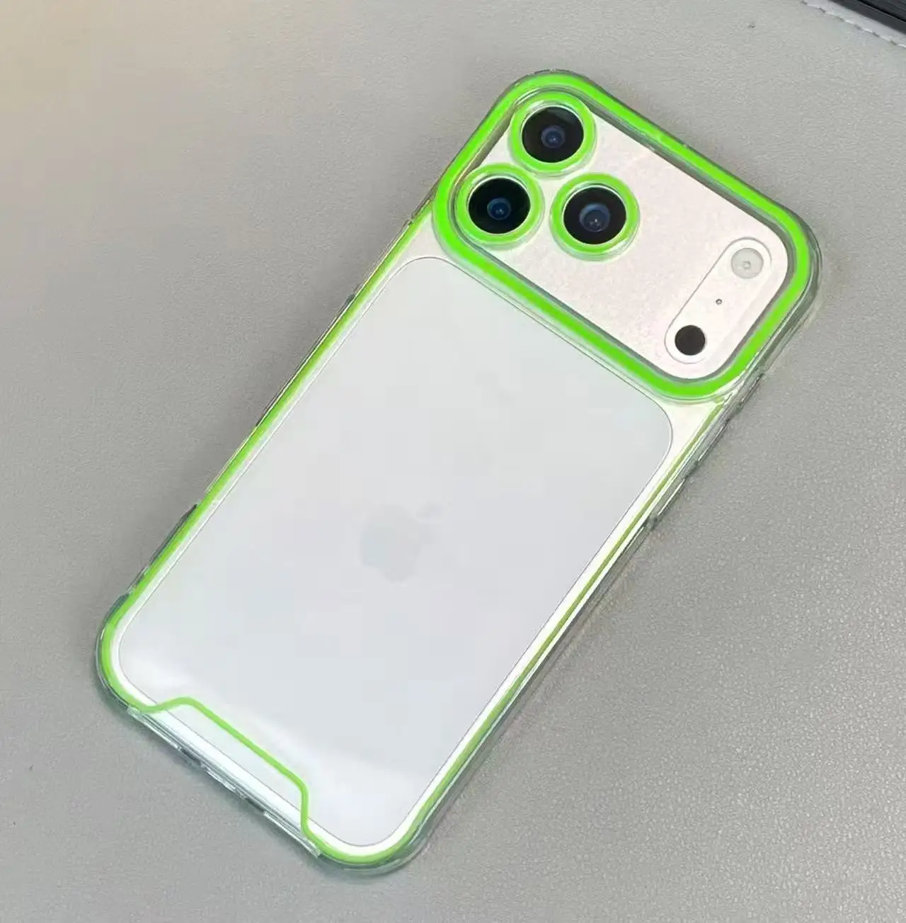 รูปสินค้า เคสใสเรืองแสงกันกระแทกสำหรับ iPhone 17/16/15/14/13/12/11 Pro Max