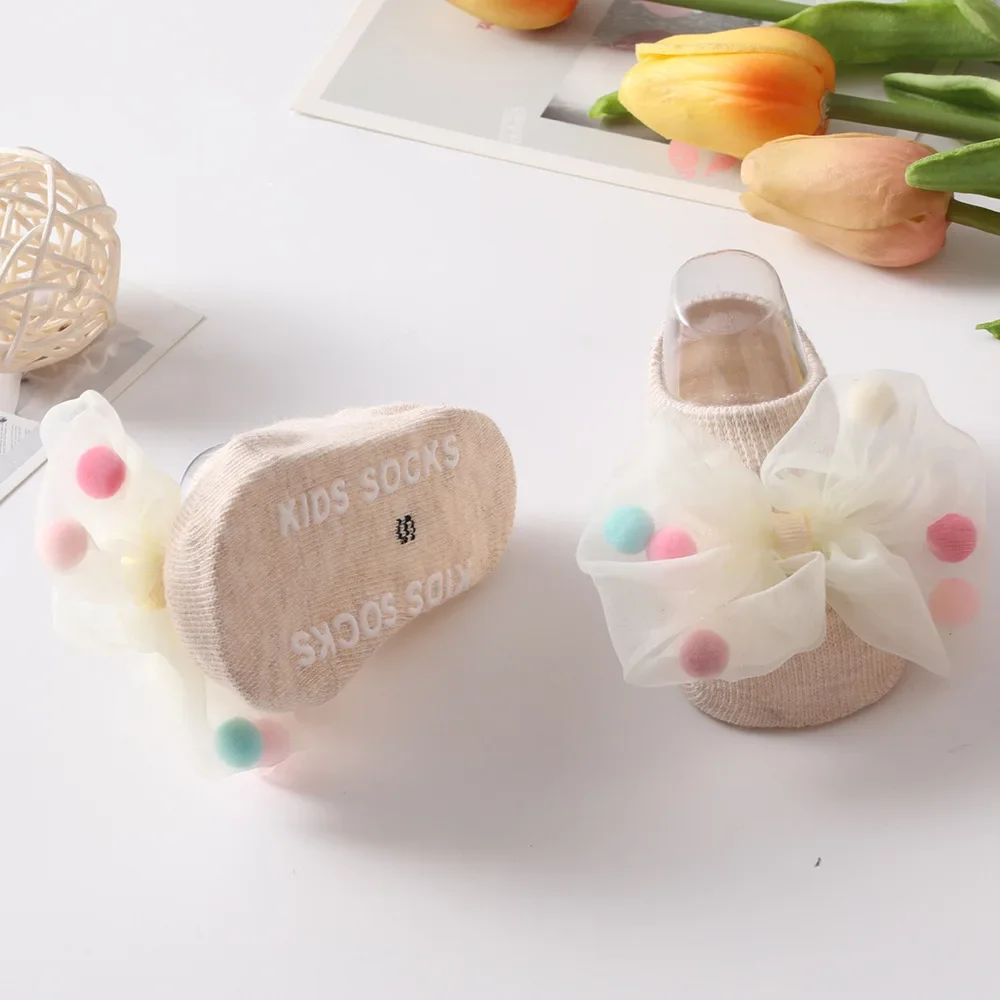 Japanese Cute Kawaii White Pink Baby Lace Bow Girls Pompoms Princess Socks Rubber Anti-slip Newborn Infant Socks Accesories