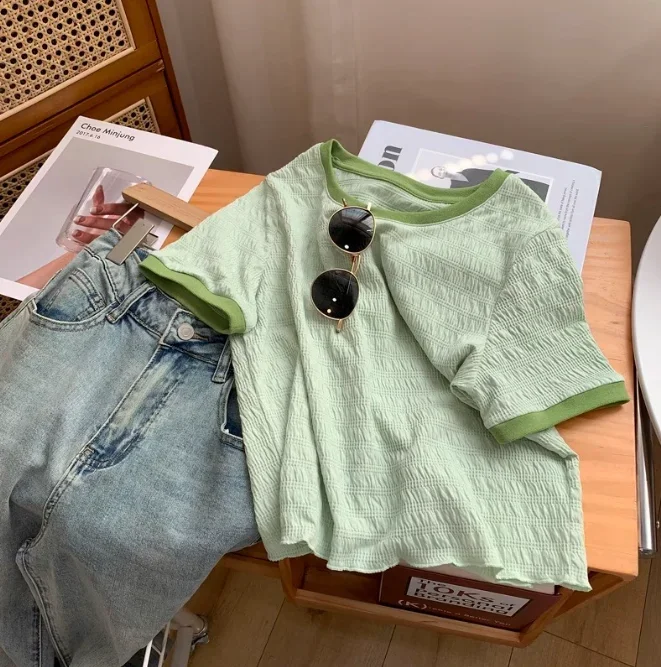 

Women's short sleeved summer versatile short bottomed shirt