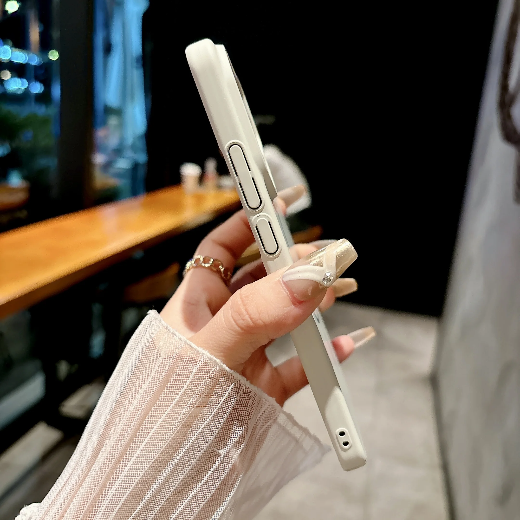 Luxury Matte Magnetic Case - Ultra Thin Hard PC Cover with MagSafe Compatibility