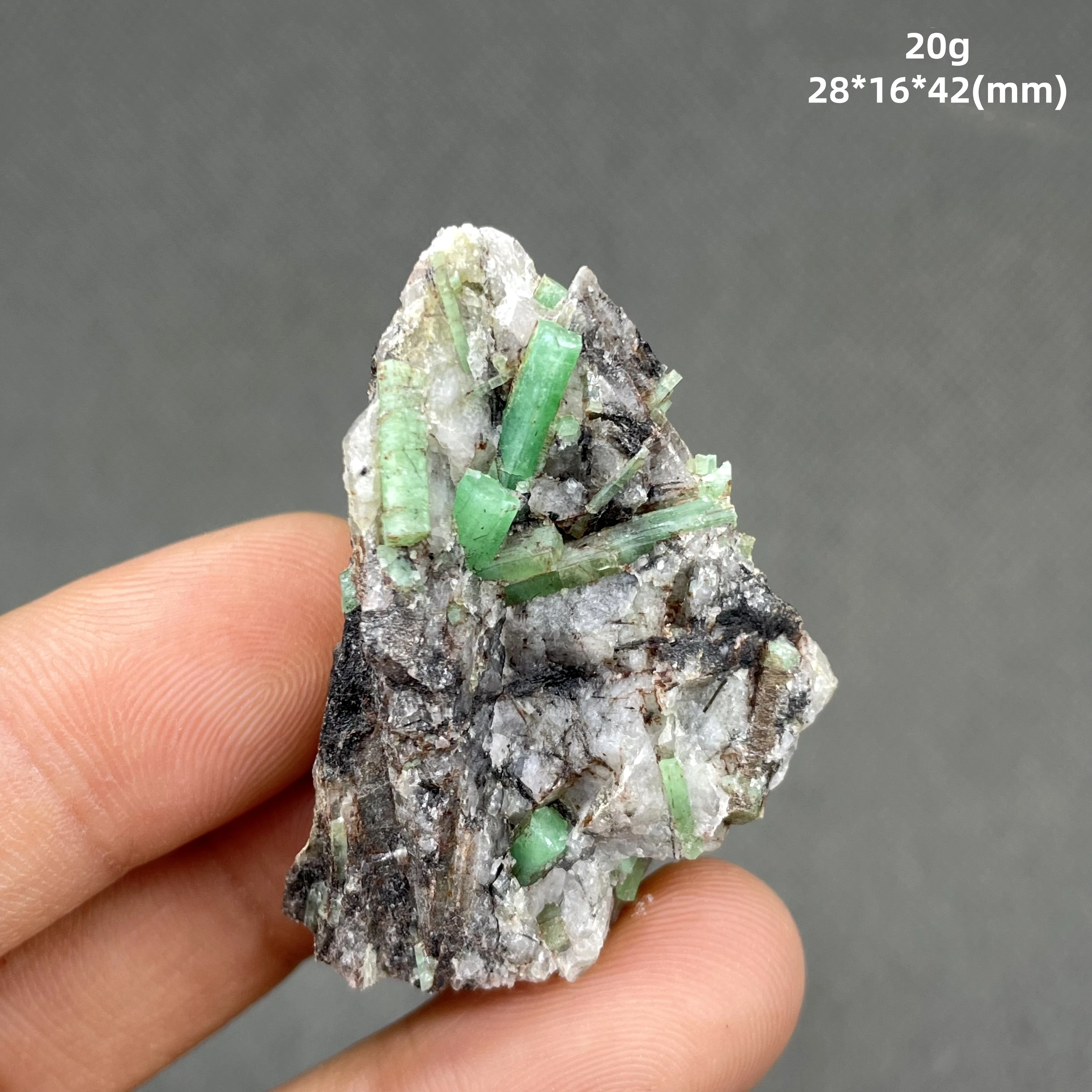 Natural emerald mineral specimen + healing quartz crystals and stones rock gemstone 5