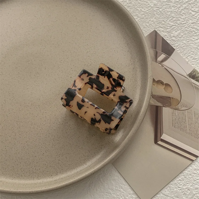 Vintage Square Hair Clip Fashion Print Hair Claw Clips Hairpin Crab Barrette Headband Clips Ornament Hair Accessories for Women 5