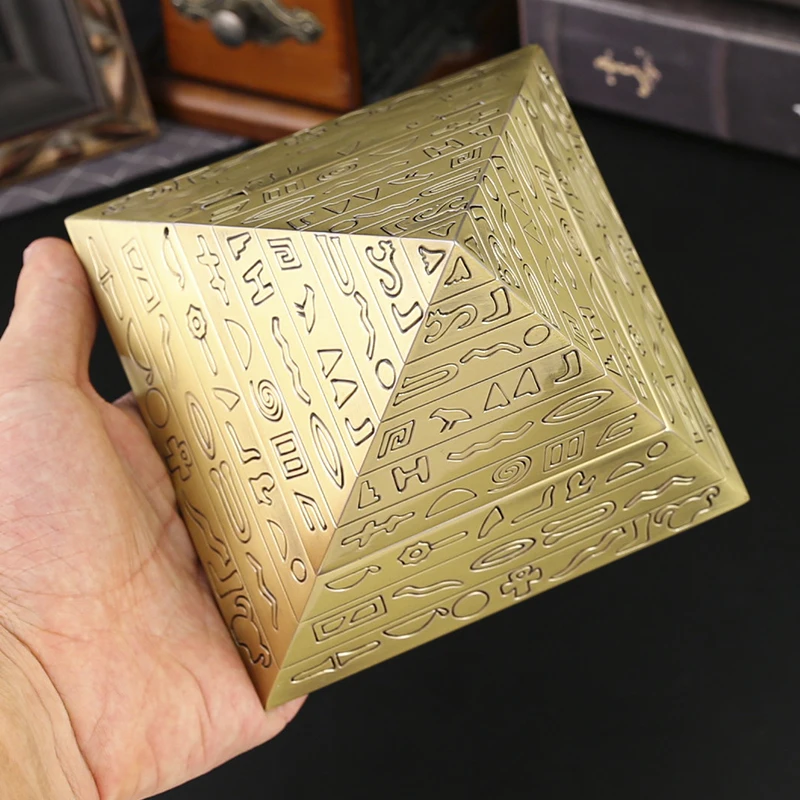 1 creative pyramid shaped metal ashtray with lid designed to prevent smoke, a good holiday gift for boyfriend and dad.