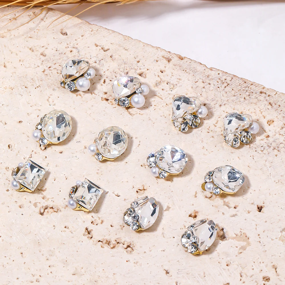 

10pcs Glamor Luxury Irregular Heart Shape Gemstone Rhinestone Nail Art Jewelry Glitter Nail Parts Nail Art Decoration Parts