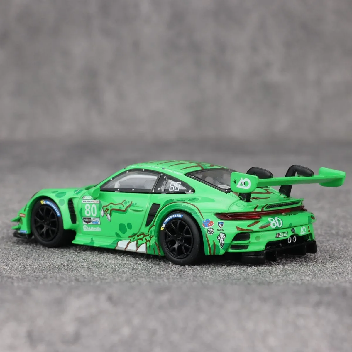 MINI GT 1:64 Porsce 911 GT3R #80 2023 Sebring Green Dinosaur Alloy car model set 3