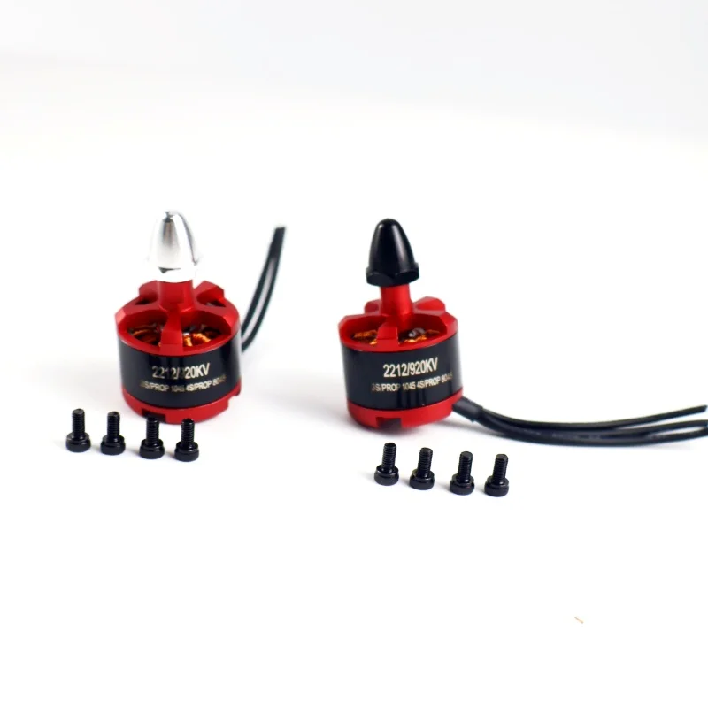 Ensemble de quatre Moteur Brushless 2212 920KV CW/CCW pour F450 F550 S500 S550 X525 multicopter, prêts à être installés.