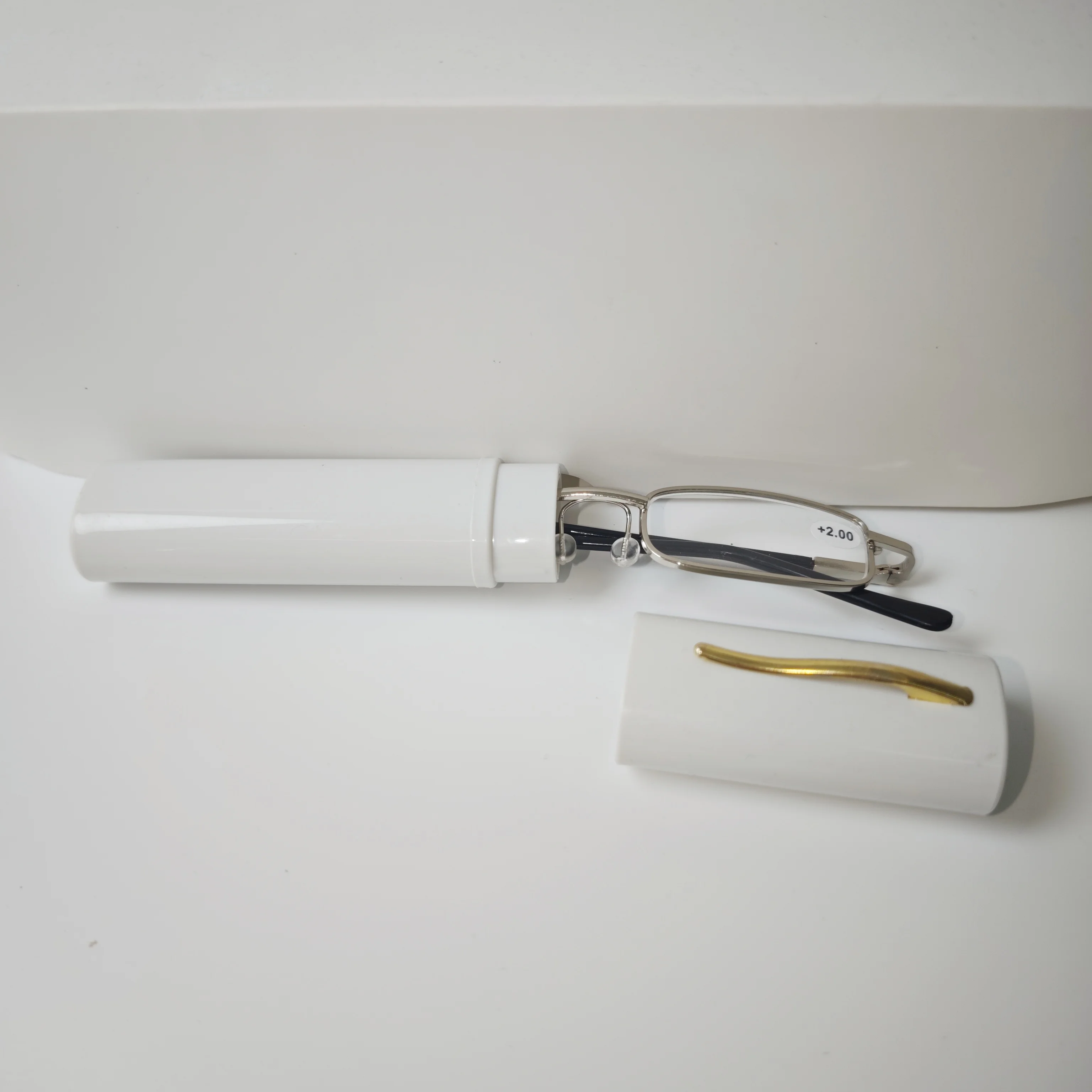 Ultralight Metal Frame Anti-Blue Light Reading Glasses with HD Lenses and Portable Pen Holder