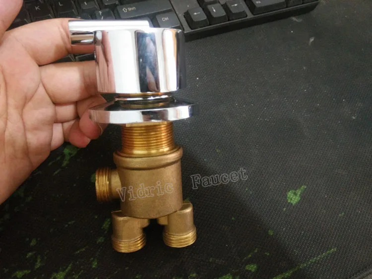 Vidric 1 in 2 out bathtub valve set , bathroom separator for tap and sprinkler , shower room faucet switch 4