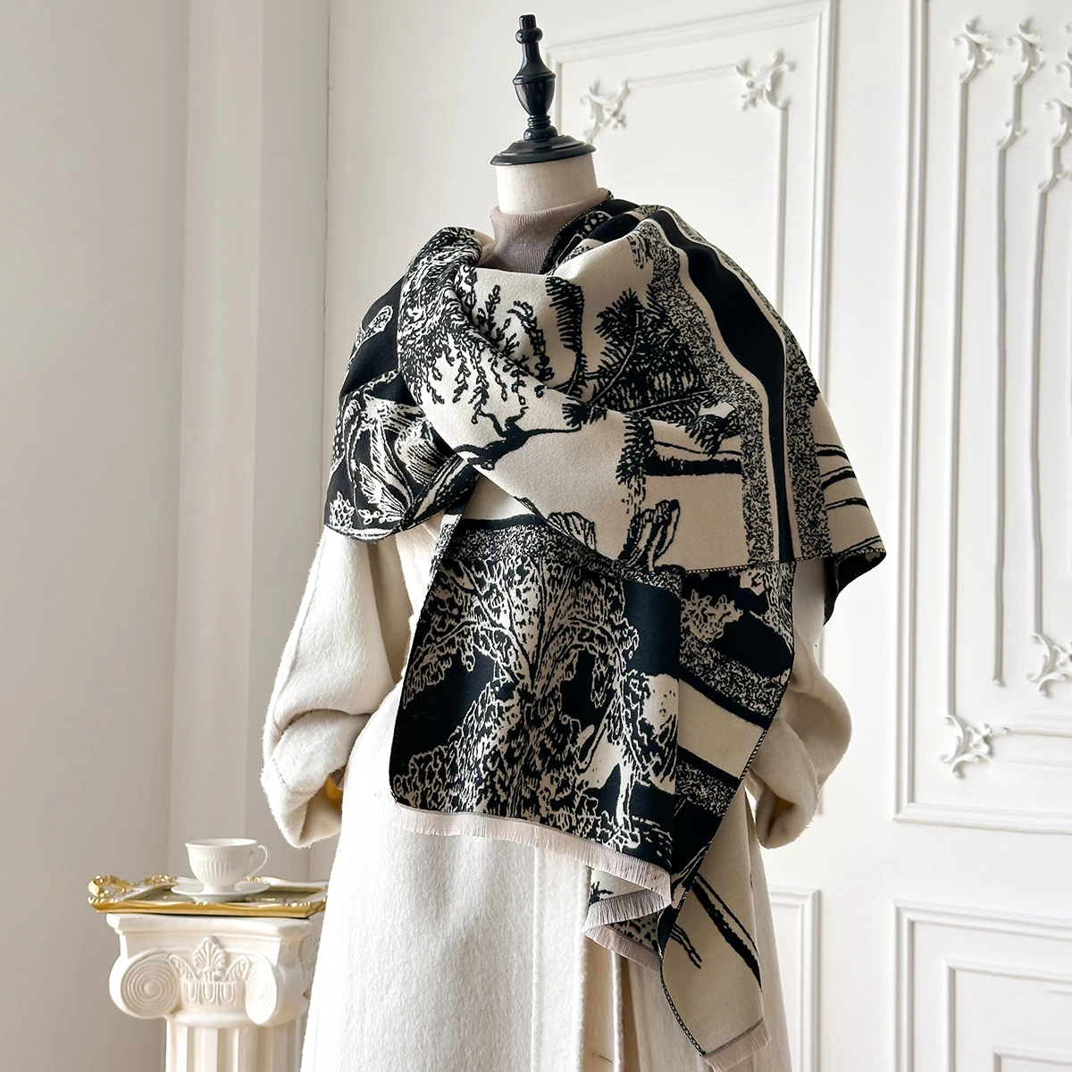 2025 Brand Elegance Two-Sided Print Scarf Soft Warm Fringe Pashmina Shawl Autumn and Winter Outdoor Coldproof Windproof Blanket