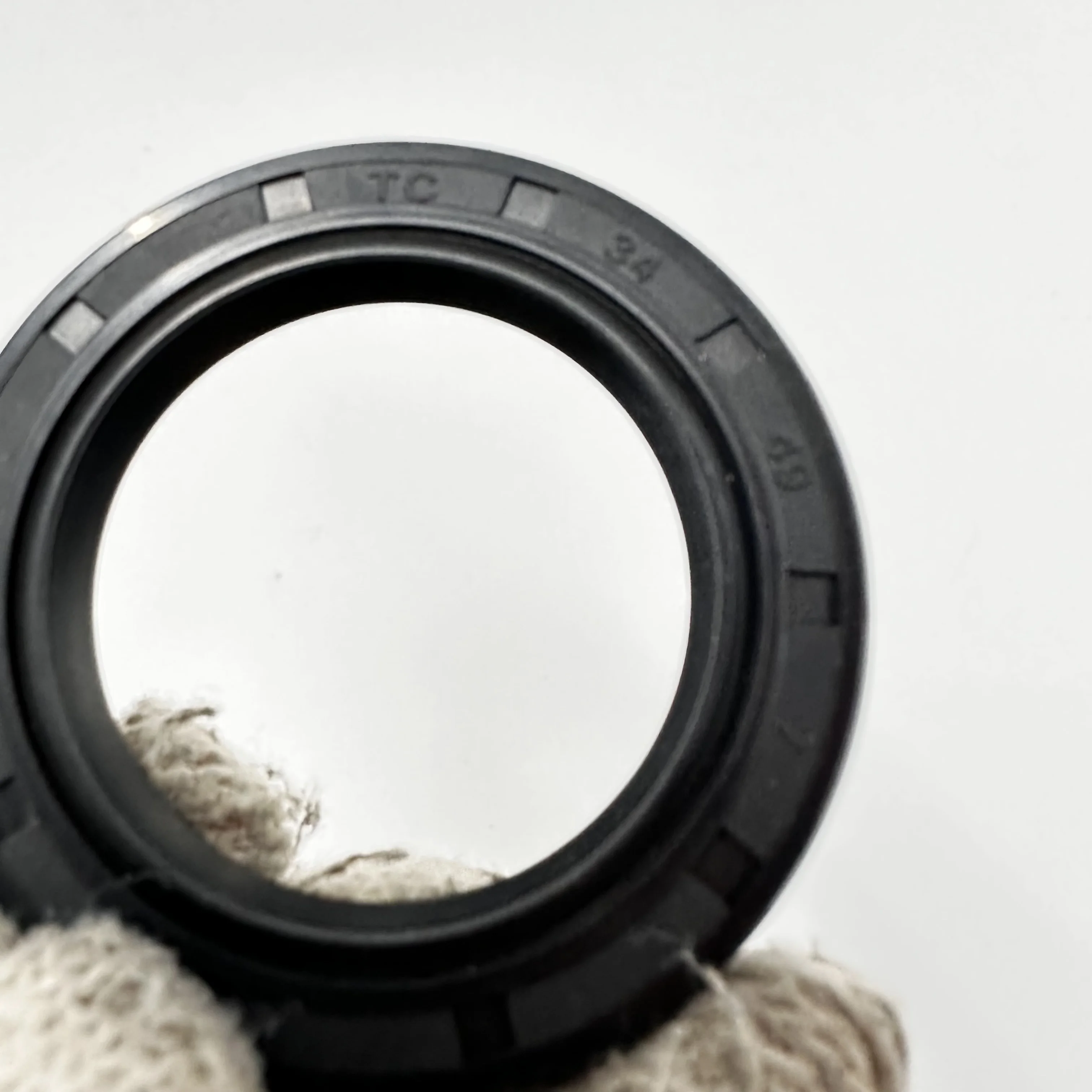 Transmission oil seal 4735239300 For Hyundai Snata fe Veracruz Tucson For kia Sorento Sportage