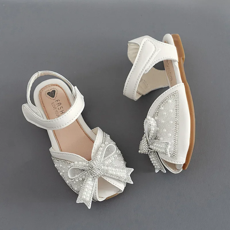 Estate bambina sandalo dolce perla papillon bambini scarpe da principessa per la festa di nozze moda Chic bambini sandali piatti causali