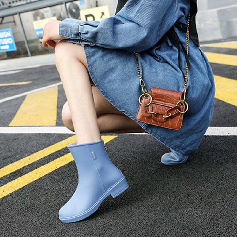 Summer New Outdoor Fashion Women's Waterproof Rain Boots Mid-Tube Outdoor Travel Non-Slip Casual Boots Work Boots Size 36-40