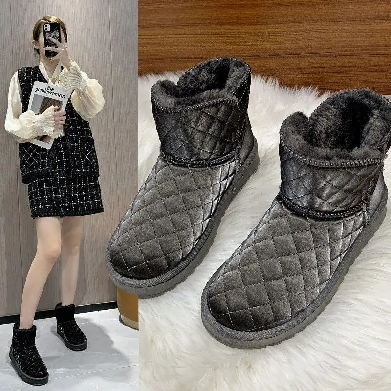 

Теплая женская обувь, женская новая модель, Женская Нескользящая хлопковая обувь с мехом, зимние короткие ботинки, большой размер 36-43 44, черные