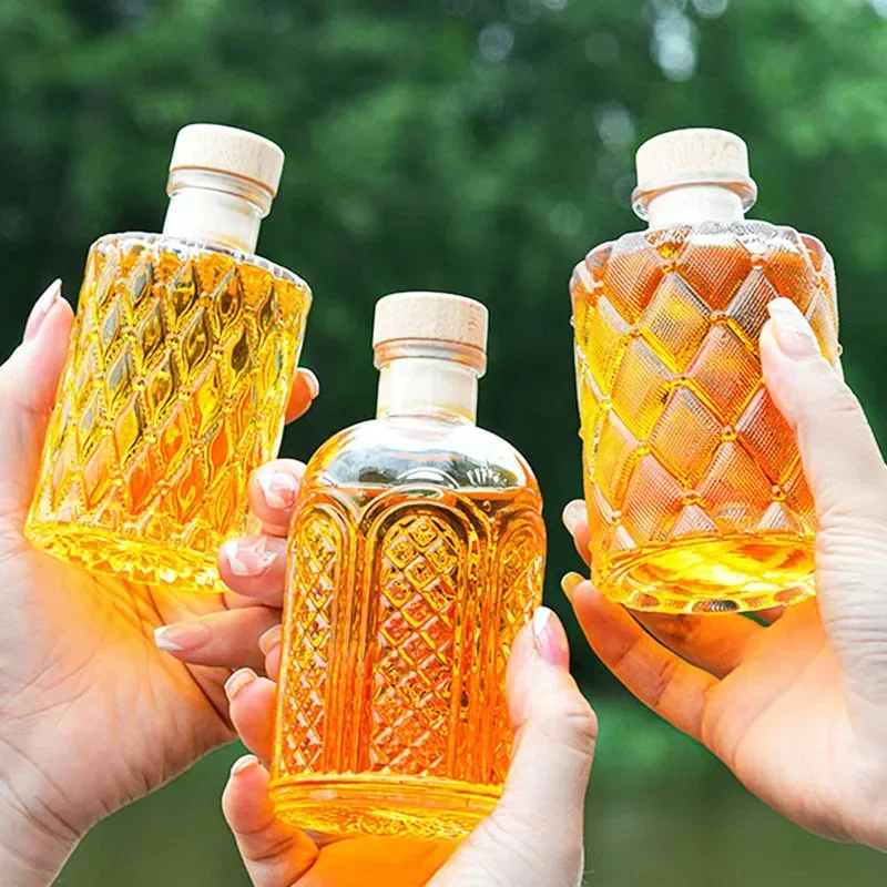 Lead-Free Hand-blown Glass Whiskey Decanter, Classical Barware, Drinkware, Wine Decanter, Luxury, 200ml