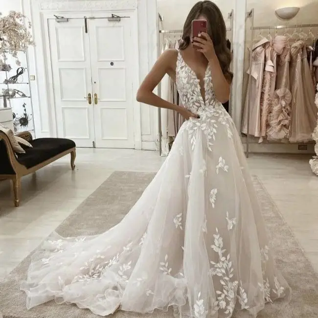 MACDUGAL Wedding Dresses 2022 Bohemia V-Neck Beach Bridal Gown Vintage A-Line Appliques Vestido De Novia for Women Custom Made