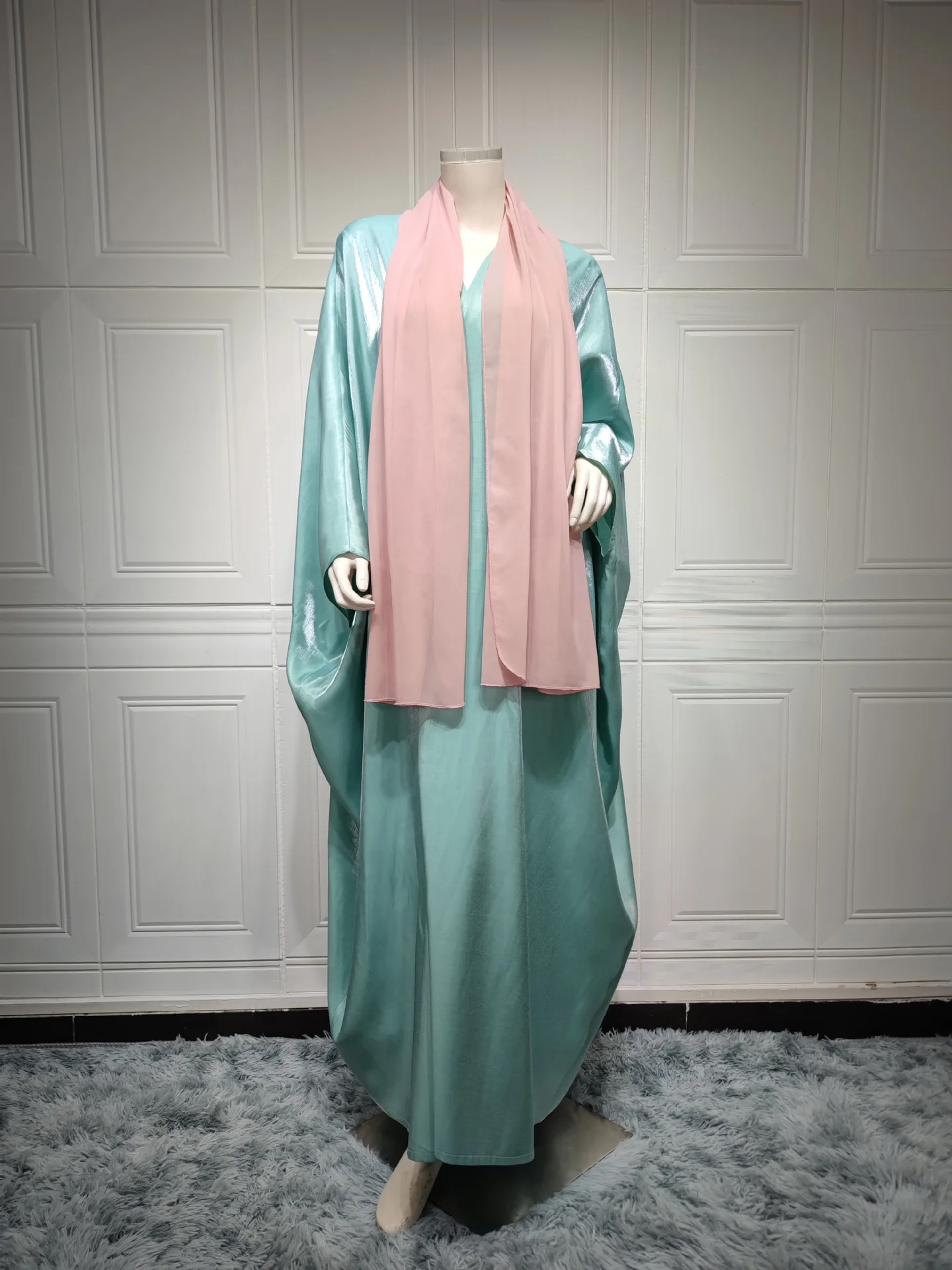 Middle Eastern Moderst Muslim Fashion Bright Silk Satin Solid Bat Sleeve Robe European and American Large Women's Clothing