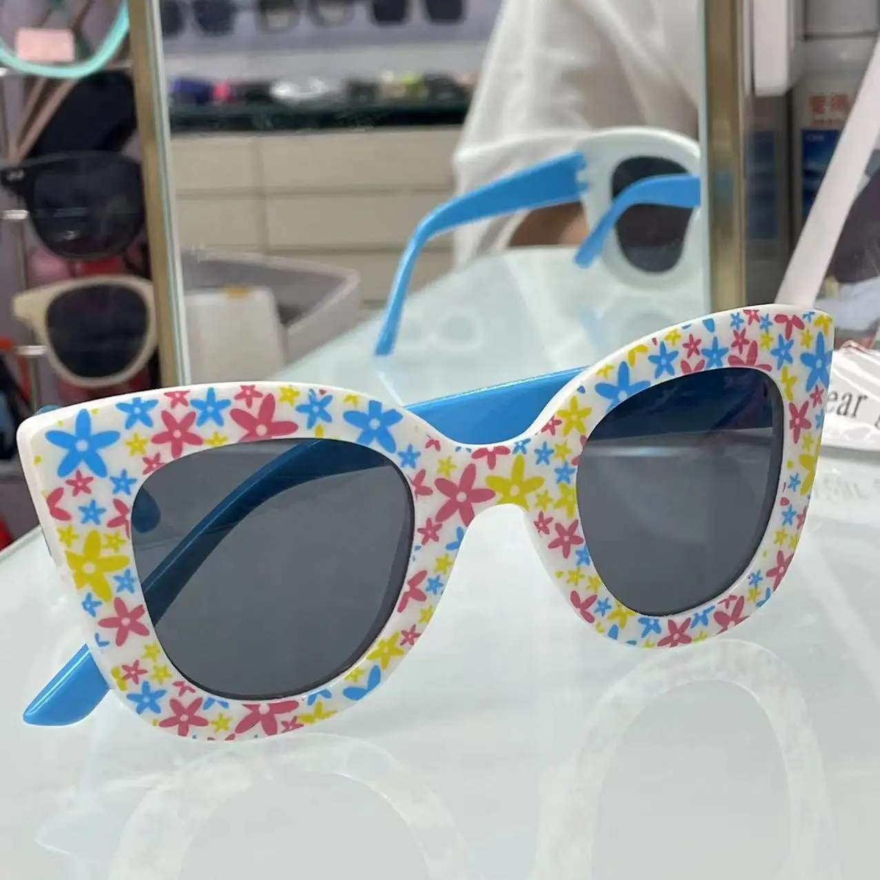 New Cute And Fresh Flower Children's Fashion Sunglasses, UV Resistant, Baby Multi Color Lens Glasses