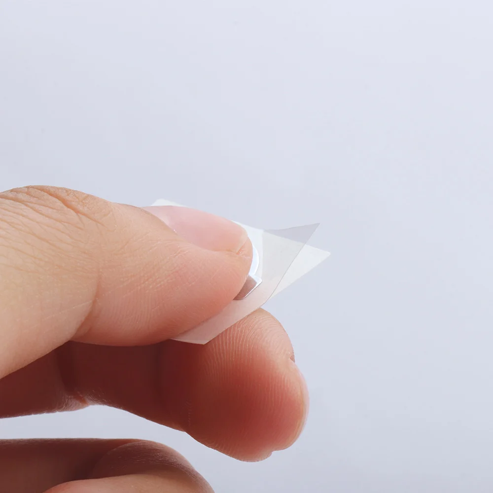 Рисунок 4 - декоративные наклейки на автомобиль