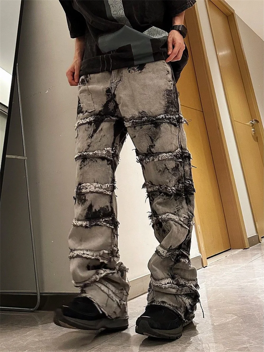 Рисунок 3 - Джинсы с прямыми штанинами в стиле