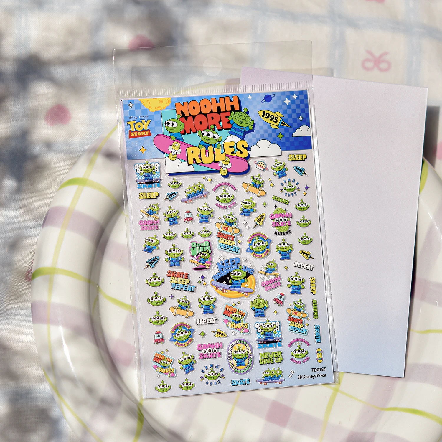 Autocollants Toy Story Petits Hommes Verts Skate Fun Disney