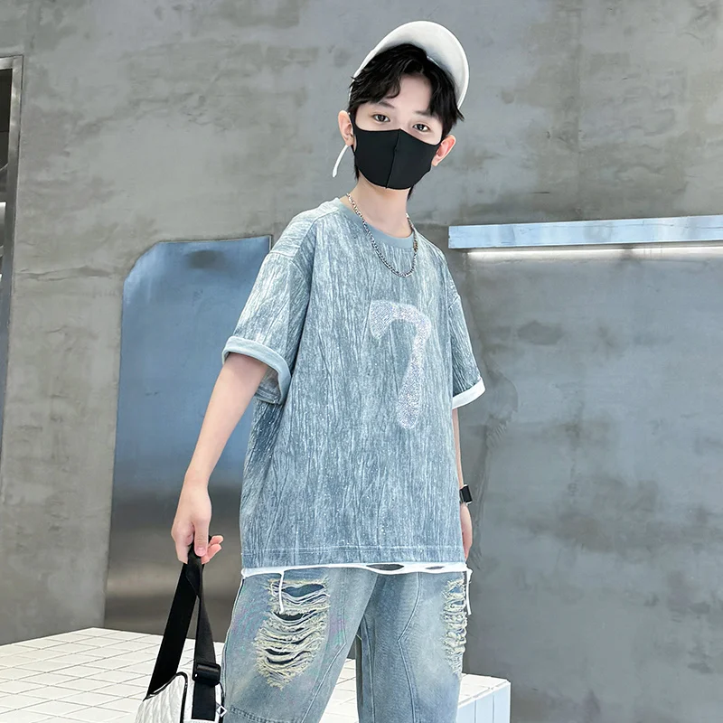 Costume da cowboy fresco per bambini Set di vestiti estivi per bambini T-shirt in denim e pantaloncini strappati Set di vestiti per adolescenti Ragazzo 5-14 - immagine 5