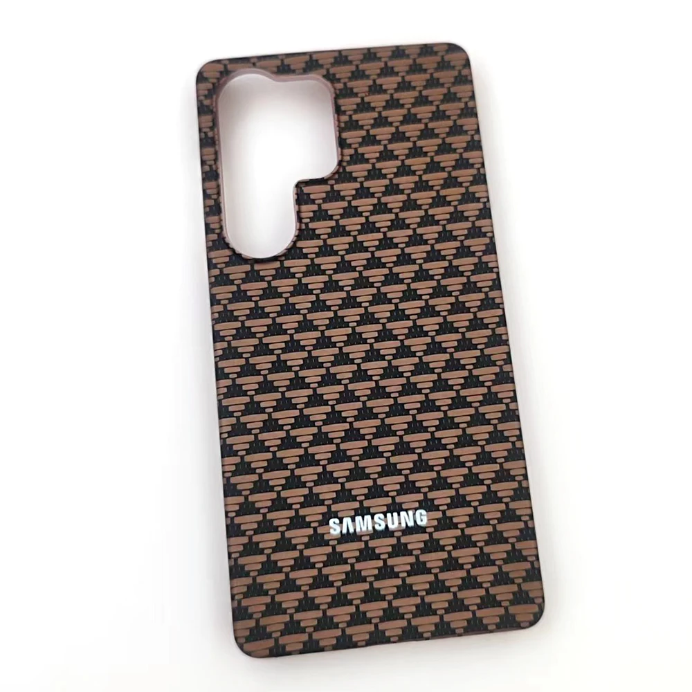 Carbon Fiber Wireless Charging Magnetic Case with Enhanced Protection