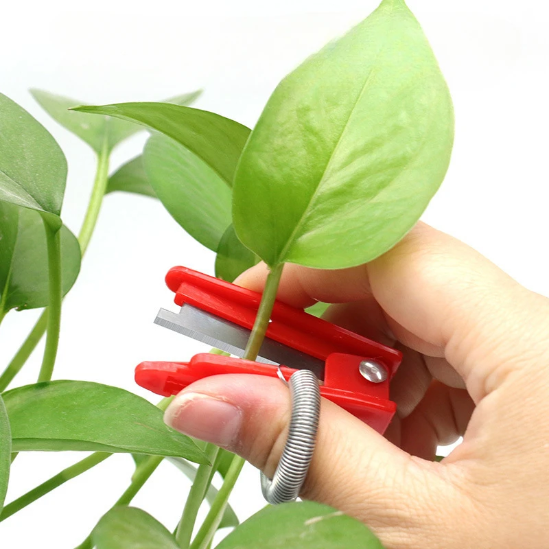 Multifunction Thumb Knife Garden Pruner Fruit Picking Device Safe Fruit Blade Tool Cutting Blade Rings Finger Protector Catcher