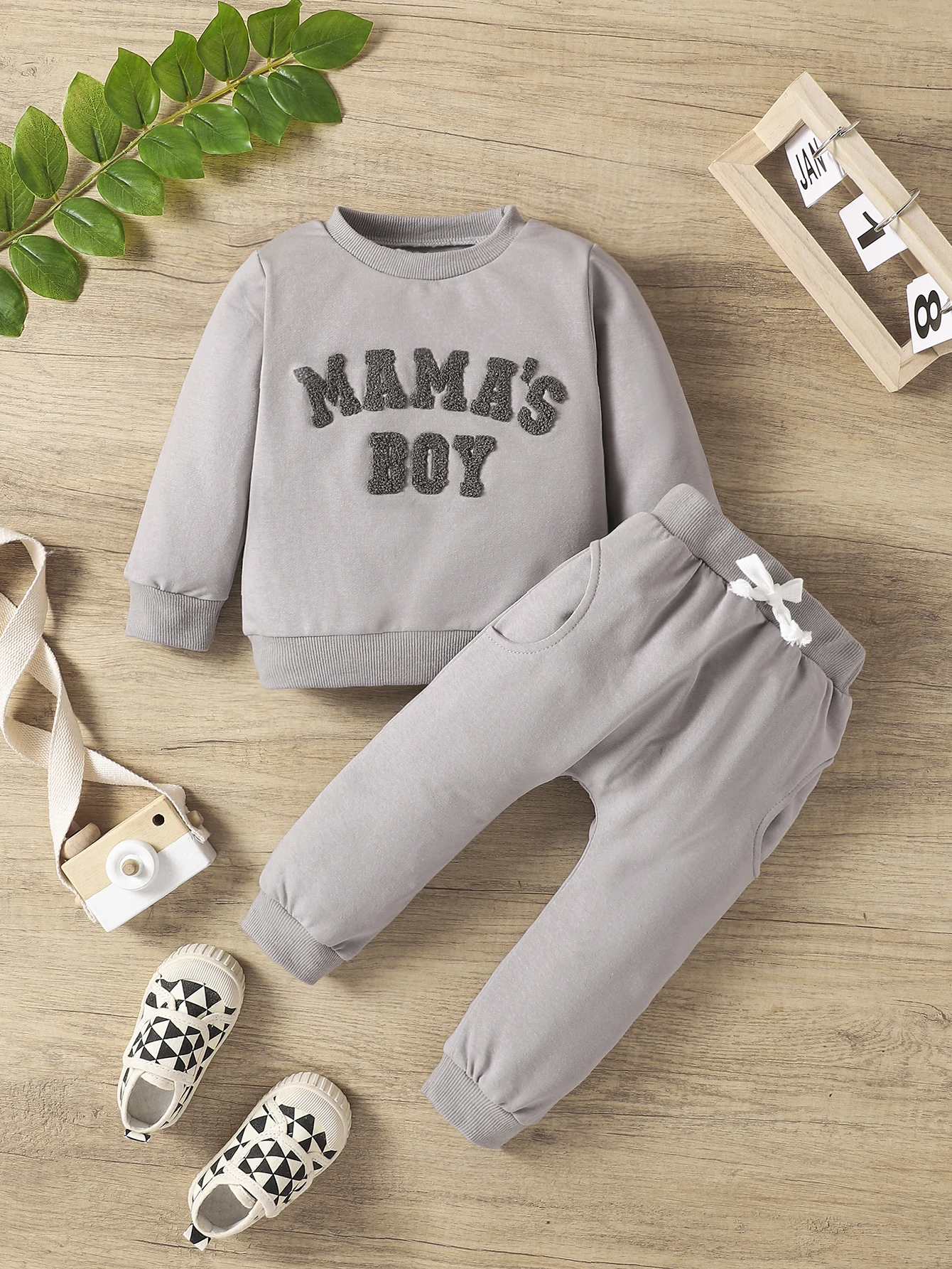 Kids Clothing Set Autumn & Winter Newborn Baby &lsquo;MAMA'S BOY&rsquo; Letter Embroidered Long Sleeved Pants Two-Piece Set