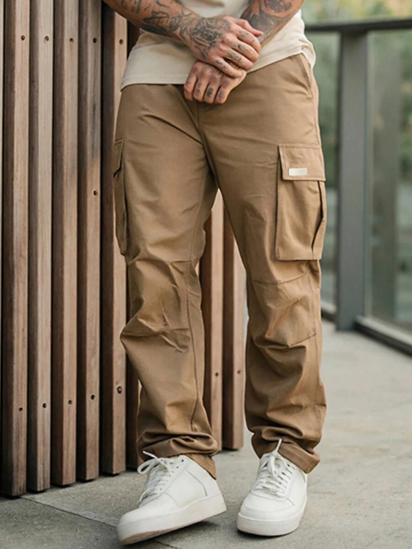 Einfarbige Cargohose für Herren mit Pattentasche, Kordelzug am Bund, normale Passform, lässige Hose mit geradem Bein für den Alltag – Detail 3