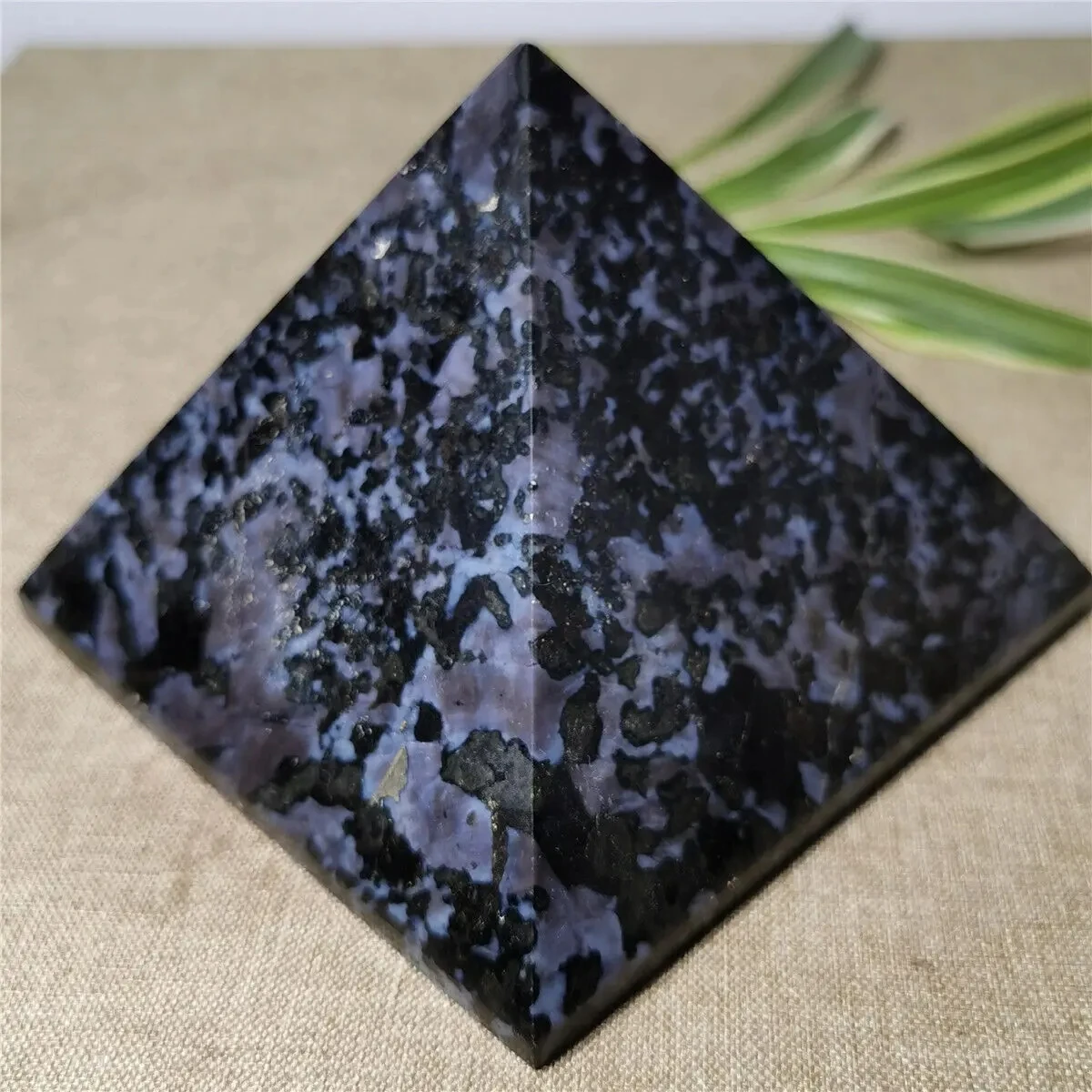 

Mysterious Natural Gabbro Pyramid, Quartz Crystal Carved Pyramid, Mineral Reiki Healing Stone, Degaussing Decorative Gem