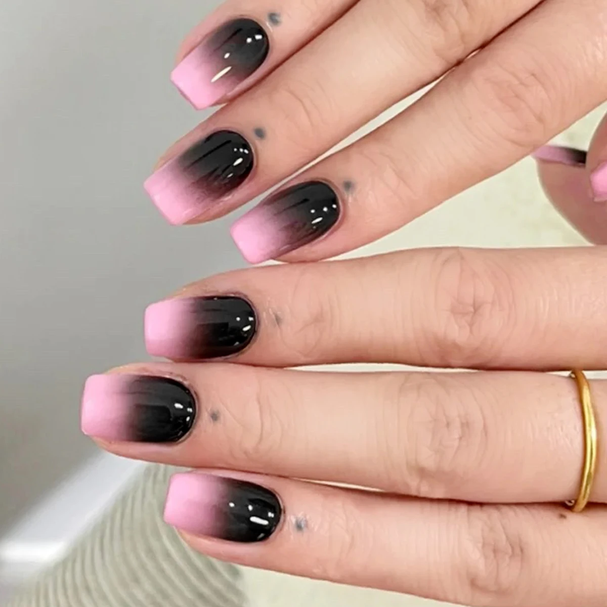 24Pcs/Set Short French Black Pink Gradient Nails