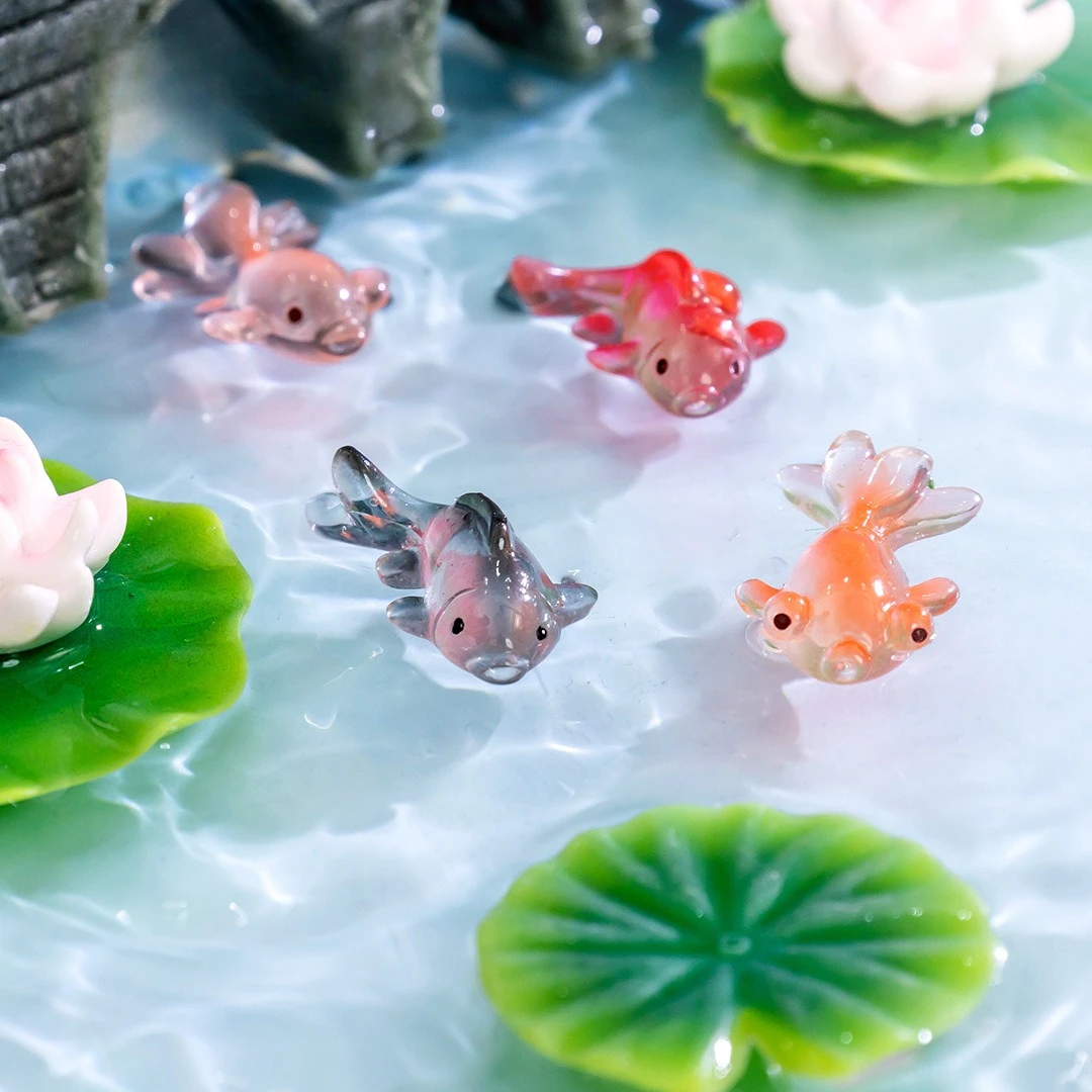 Cute Small Fish Ornaments Koi Carp Aquarium Small Ornaments Cute Fish Tank Mini Figurines DIY Kawaii Micro Landscape Ornaments
