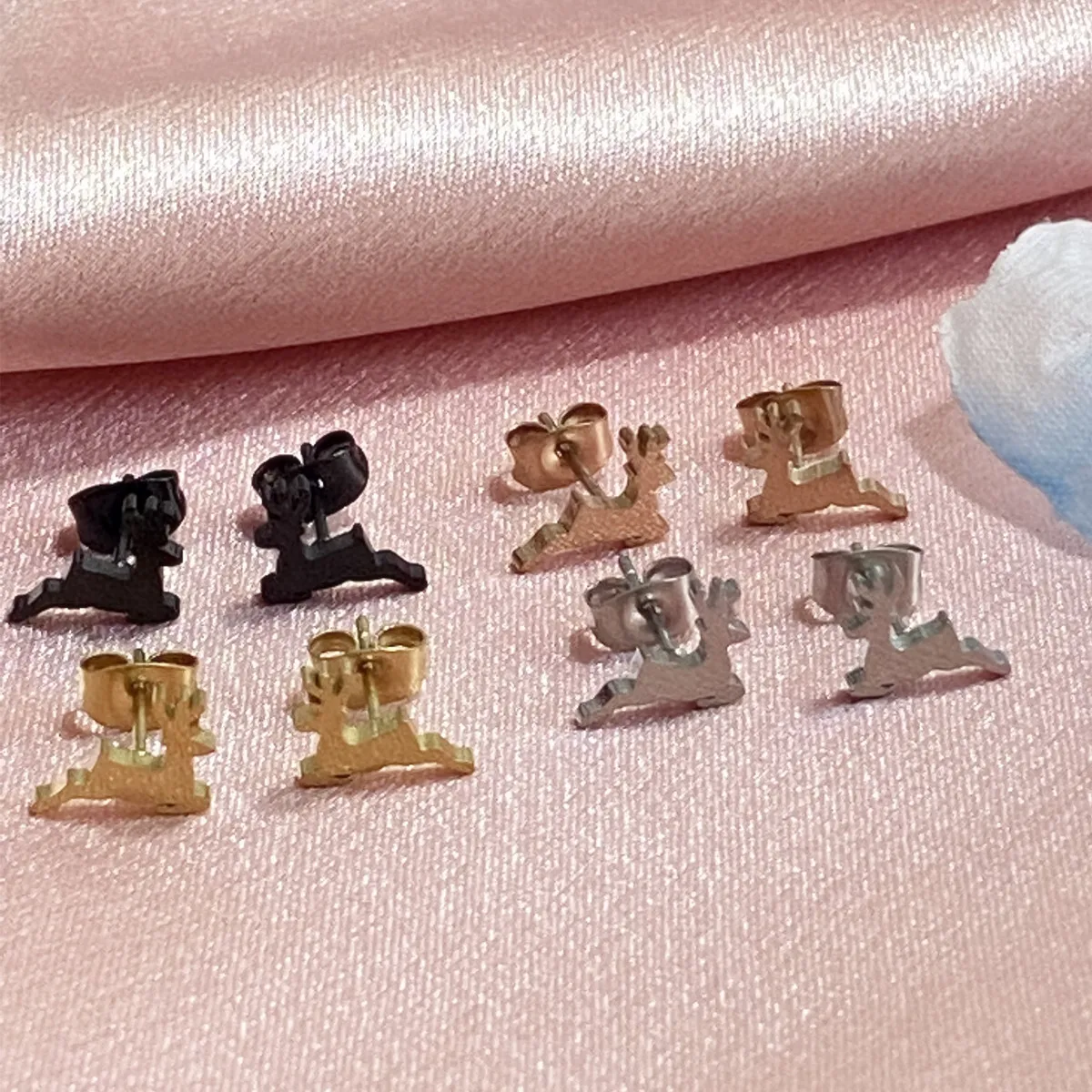 Neue Trend Deer Roman Rentier Ohrringe Für Frauen Edelstahl Ohr Piercing Schöne Weihnachten Urlaub Weihnachten Schmuck Geschenke