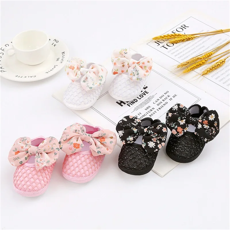 

Newborn Baby Girls Shoes Soft Sole Flower Print Bow Flats Elastic Band Non-slip Toddler Shoes with Headband Shower Favors
