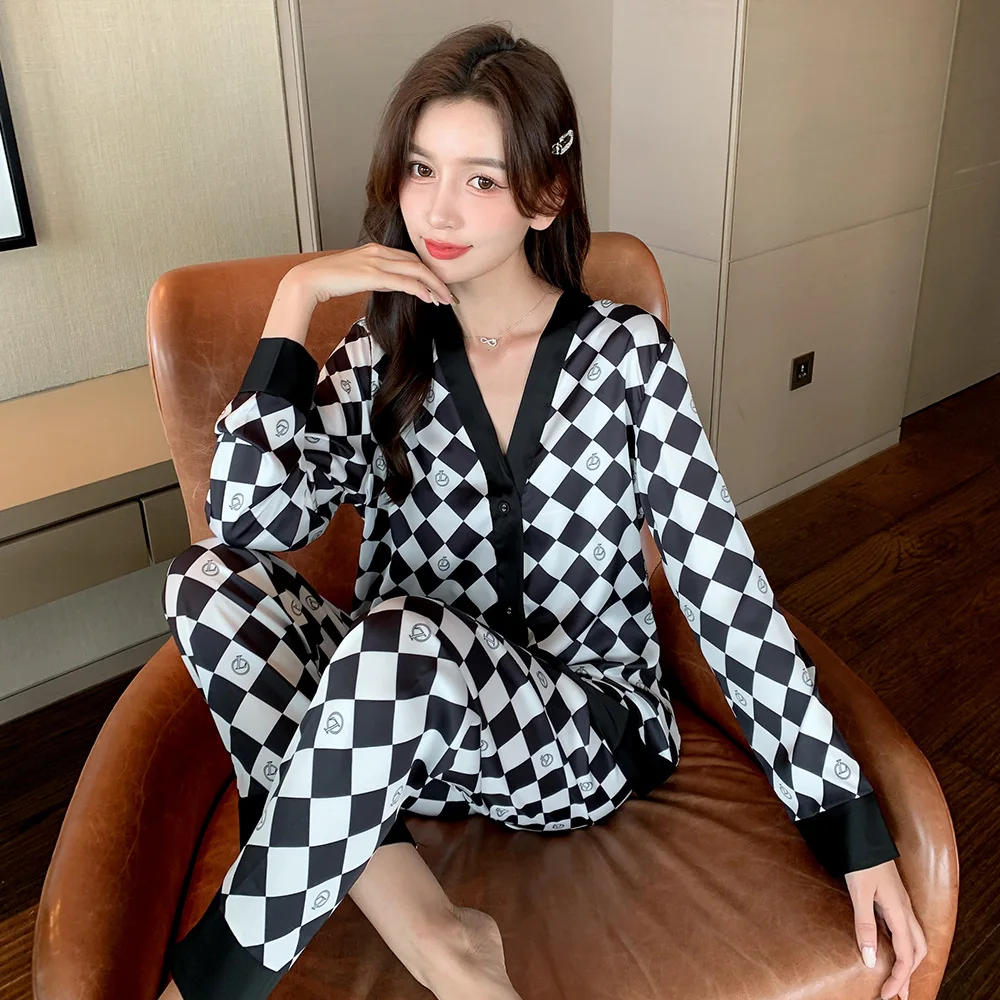 Women's Pajamas Set V Neck Design Luxury Cross Letter Print Sleepwear Silk Like Home Clothes Large Size Nightwearr Female Suit