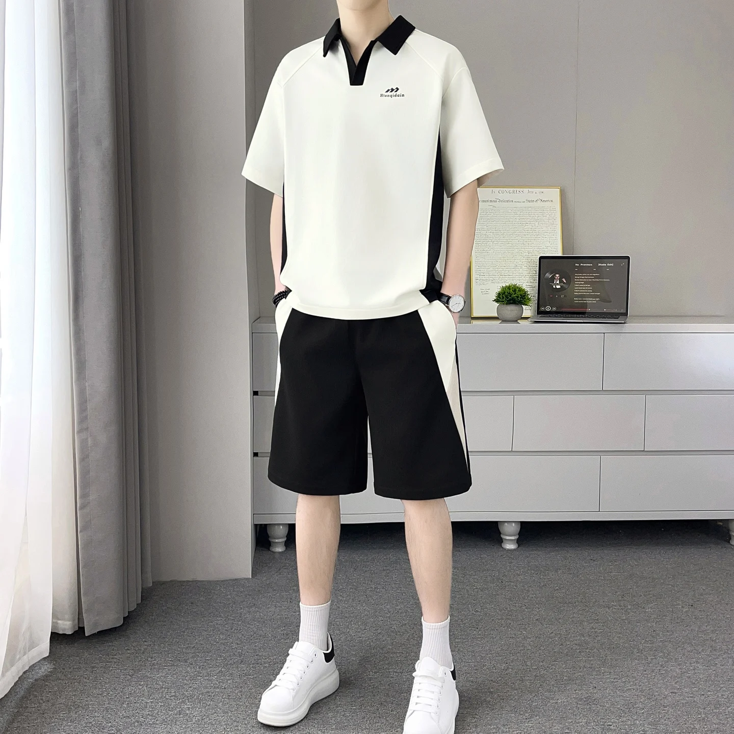 남성용 캐주얼 스포츠웨어 세트 2026년 여름 반팔 폴로셔츠 및 반바지 폴리에스터 섬유 청년 패셔너블 플립 칼라 의류