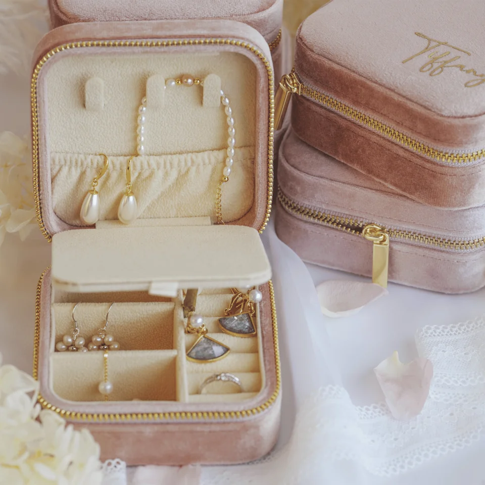 SPETYORT Portagioie da viaggio personalizzato con nome, piccolo portagioie portatile da donna, organizer da viaggio per damigelle d'onore, regali di compleanno, regali personalizzati per donne