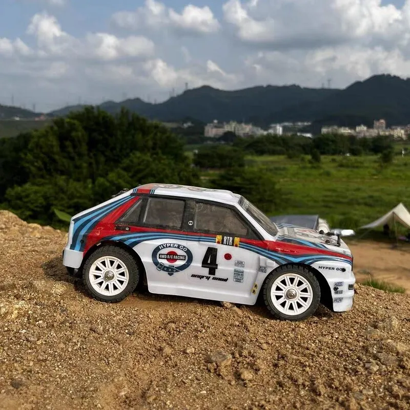 5PCS Batterie 3.7V 300mAh Li-ion + Chargeur 5 En 1 Pour Drones Syma, Hubsan, WLToys - Compatible X11C, V911S, H107L