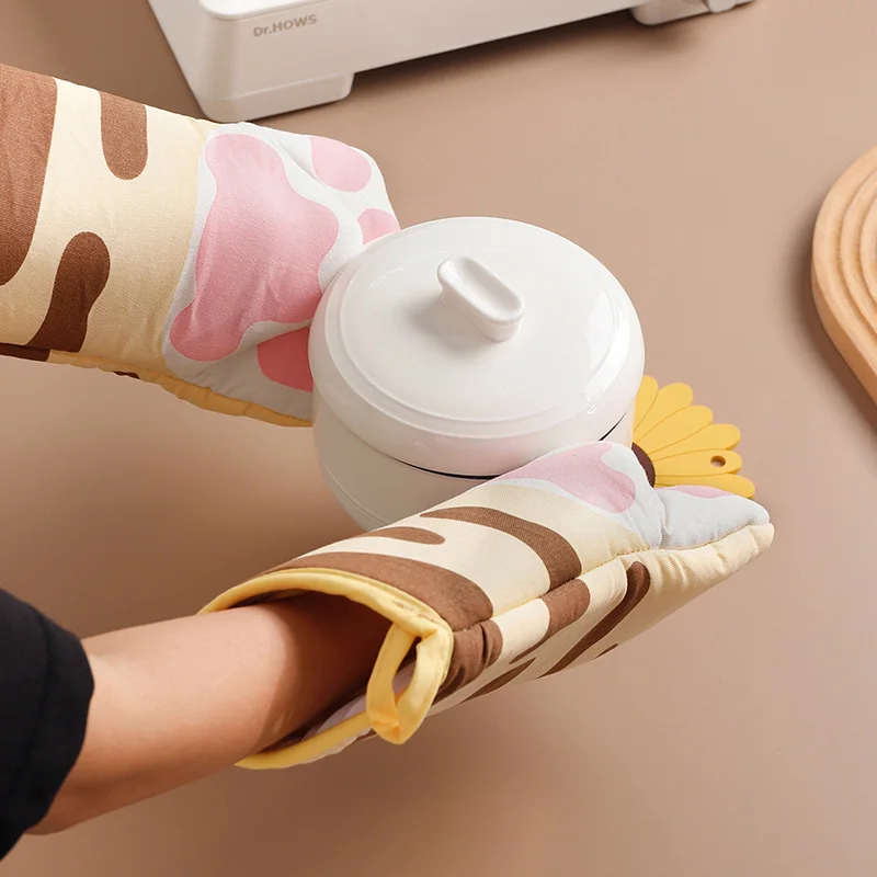 https://ae01.alicdn.com/kf/S8803dcd1f51f44569effd634387e8a6fM/1pc-Cotton-Cartoon-Microwave-Gloves-Kitchen-Baking-Oven-Gloves-Anti-scald-Insulation-Non-slip-Cat-Paw.jpg