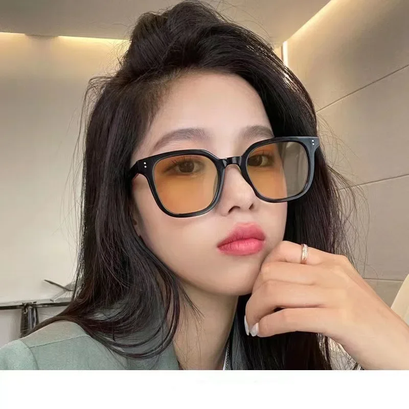 

The New Korean Version of Fashionable Tawny Sunglasses Female Network Red Square Frame Big Face Slimming Glasses Fashion Single