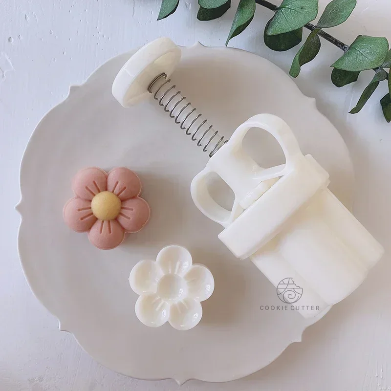 Slide image e21fcf24106a44b5b0bf935c67ebab8d