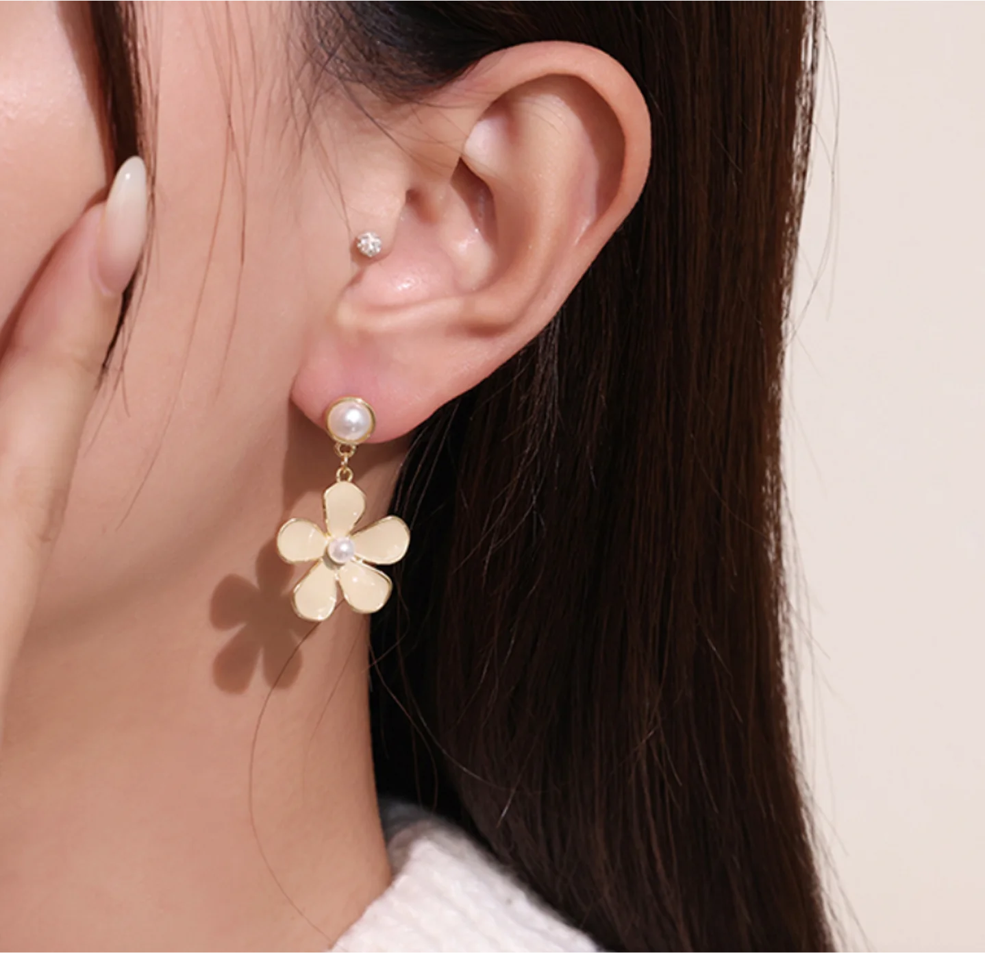 2022 new Simple copper gold plated pearl flowers S925 silver needle Earrings for women Fashion Jewelry